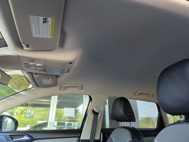 Used 2023 Volkswagen Taos SE w/ Black Wheel Package image 27