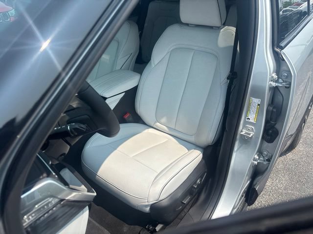 Used 2025 Jeep Wagoneer S Limited w/ Comfort Package AWD/4WD image 13