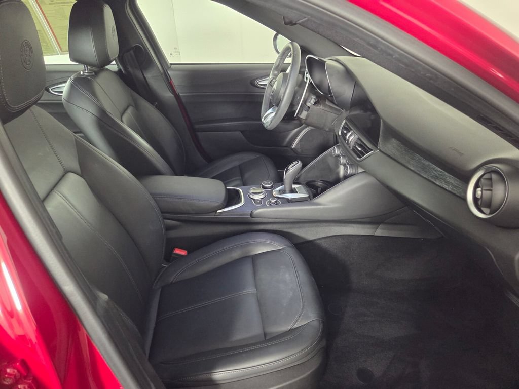 Used 2024 Alfa Romeo Giulia Sprint RWD image 31
