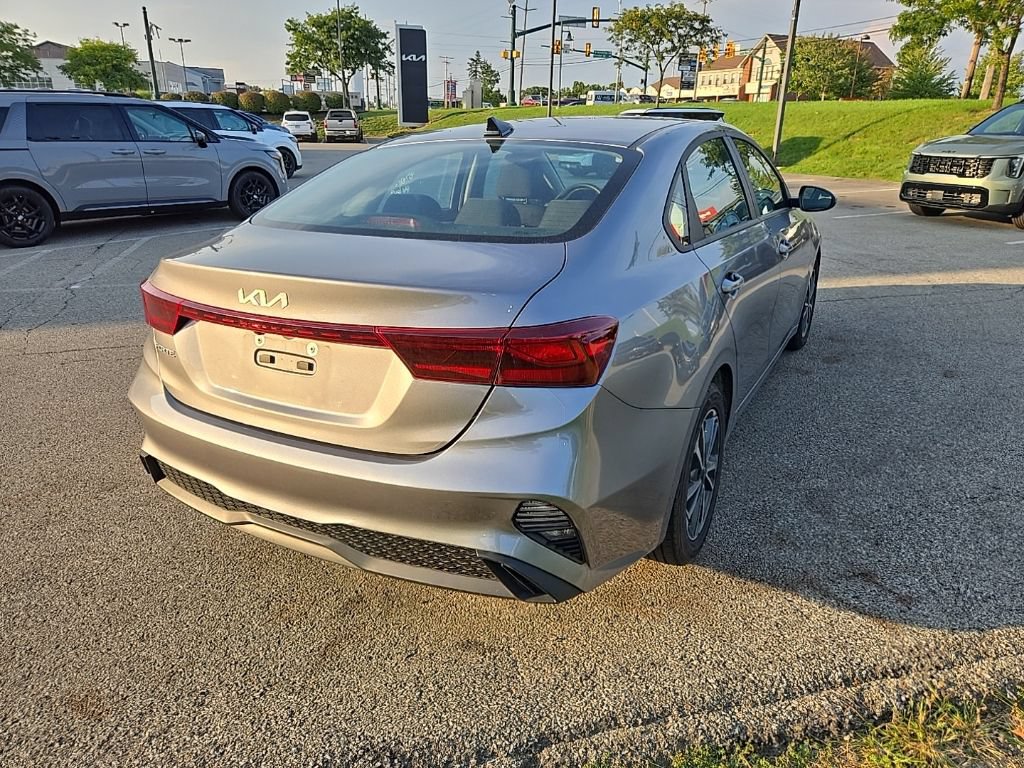 Used 2024 Kia Forte LXS FWD image 3