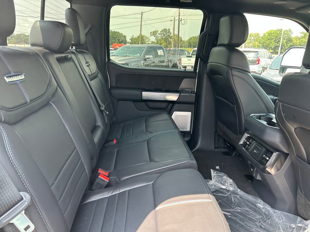 New 2025 Ford F250 Platinum w/ FX4 Off-Road Package image 28