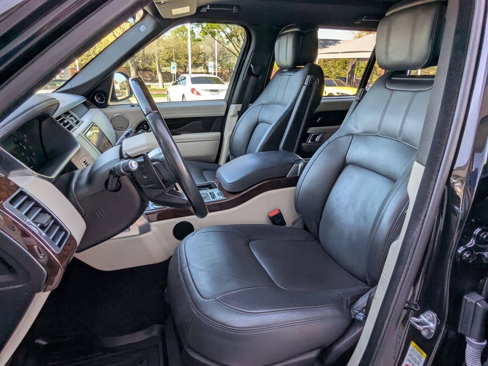 Used 2019 Land Rover Range Rover Long Wheelbase Supercharged image 5