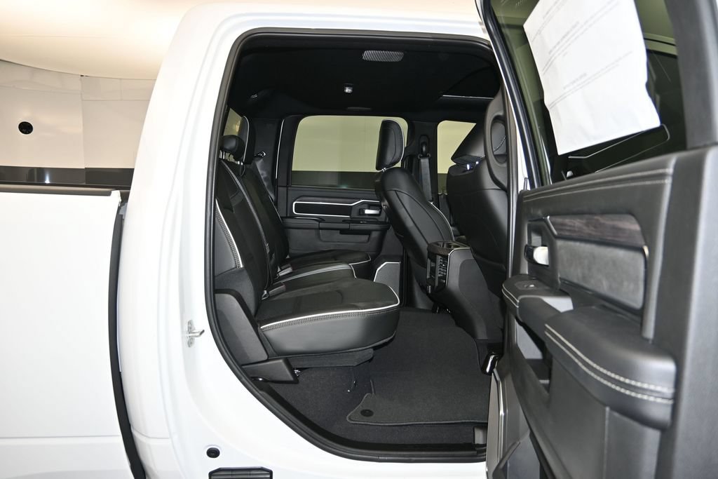 New 2026 RAM 2500 Laramie AWD/4WD image 27