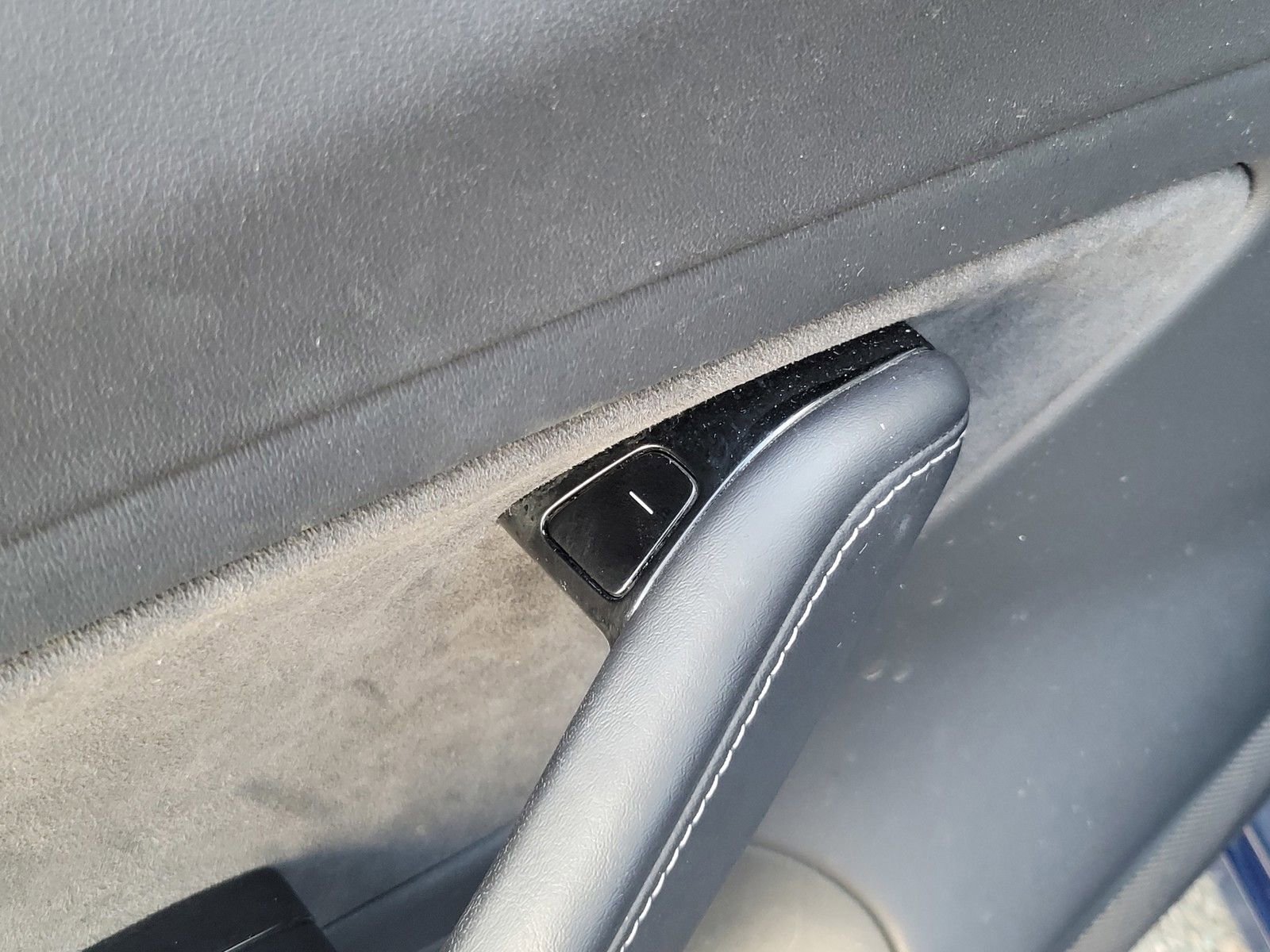 Used 2018 Tesla Model 3 Long Range RWD image 18