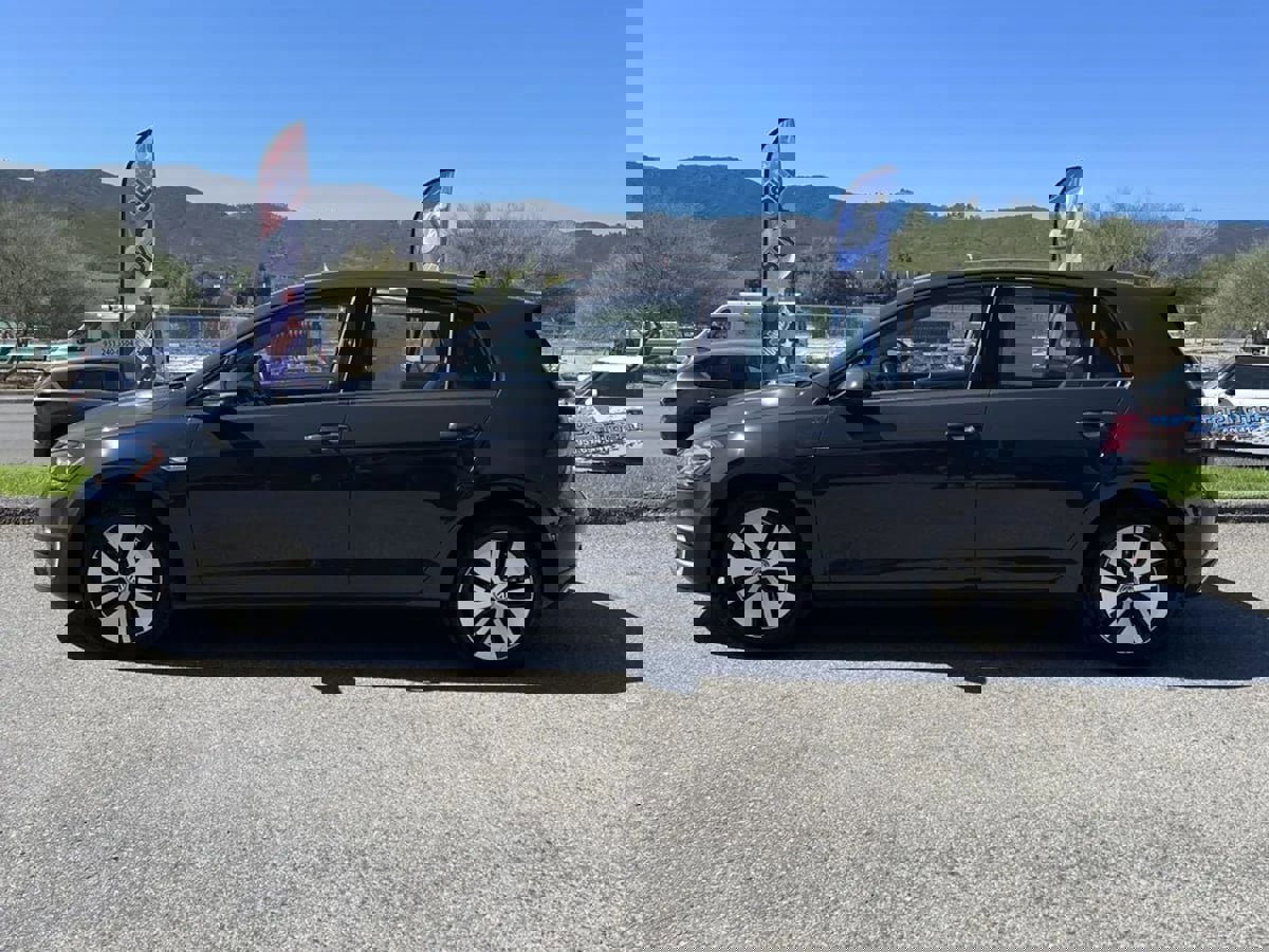 Used 2019 Volkswagen e-Golf SEL Premium image 9