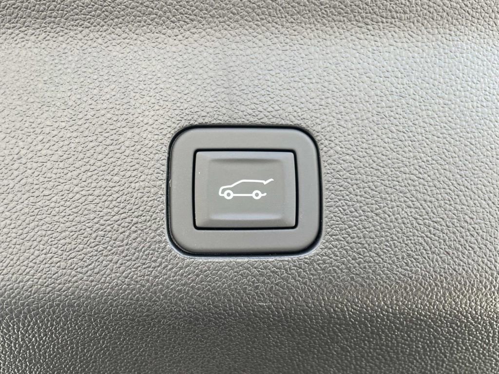 New 2026 Chevrolet Tahoe High Country image 12