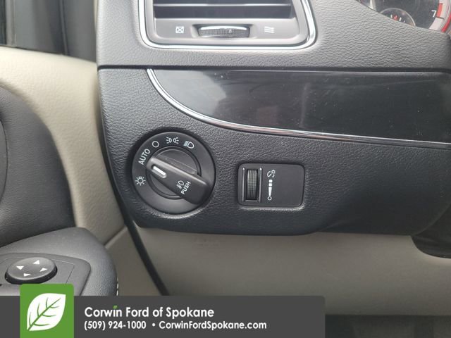 Used 2018 Dodge Grand Caravan SXT image 25