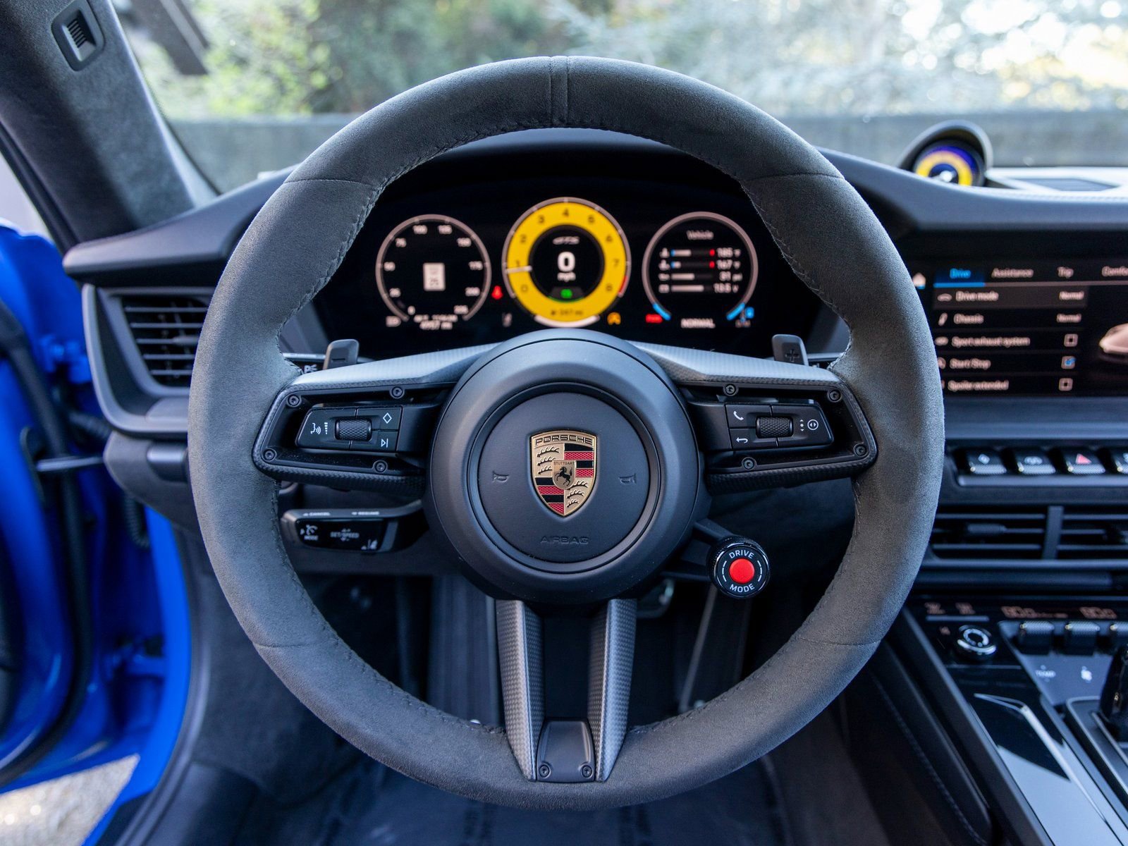 Certified 2025 Porsche 911 Carrera GTS RWD image 34