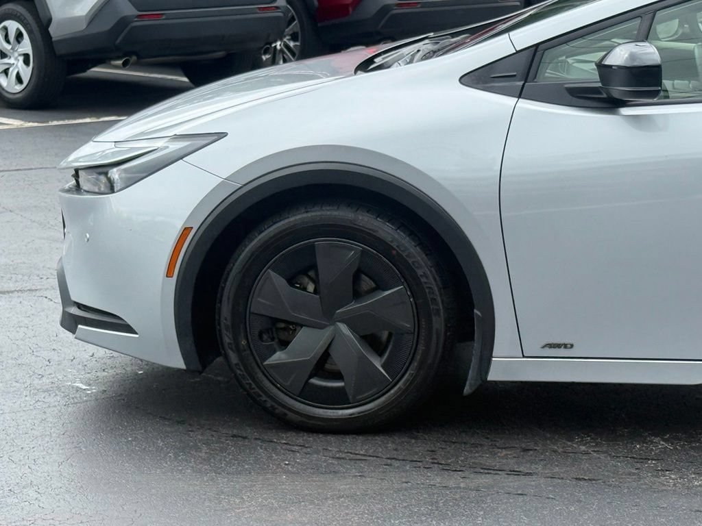 Certified 2023 Toyota Prius LE AWD/4WD image 2