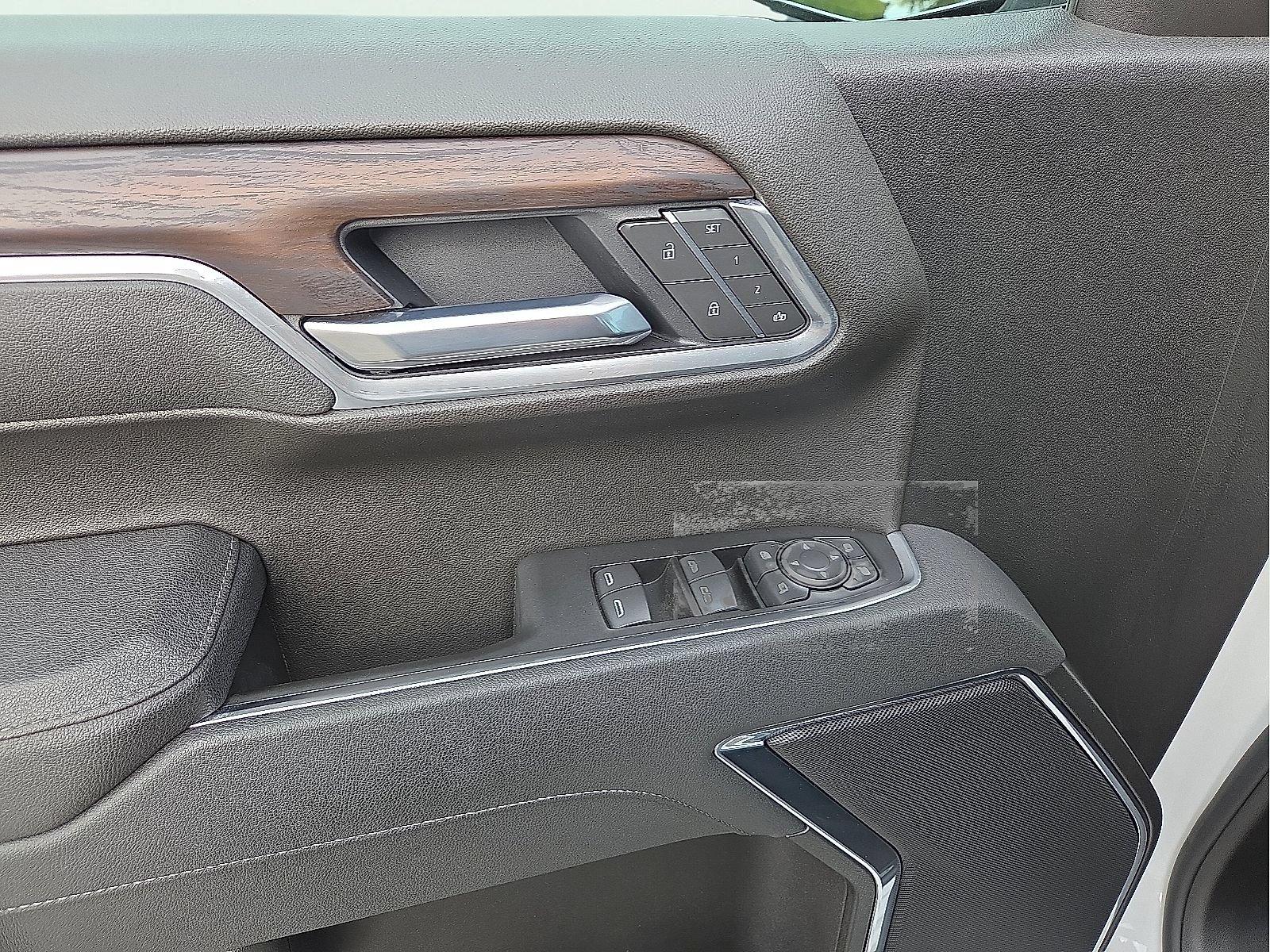 Used 2026 GMC Sierra 1500 SLT AWD/4WD image 15