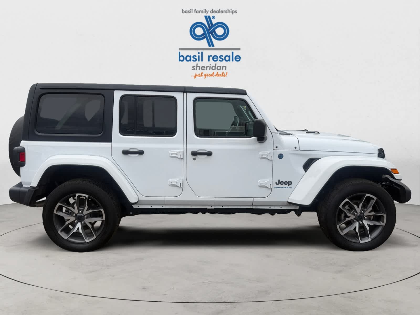 Used 2024 Jeep Wrangler Unlimited AWD/4WD image 8