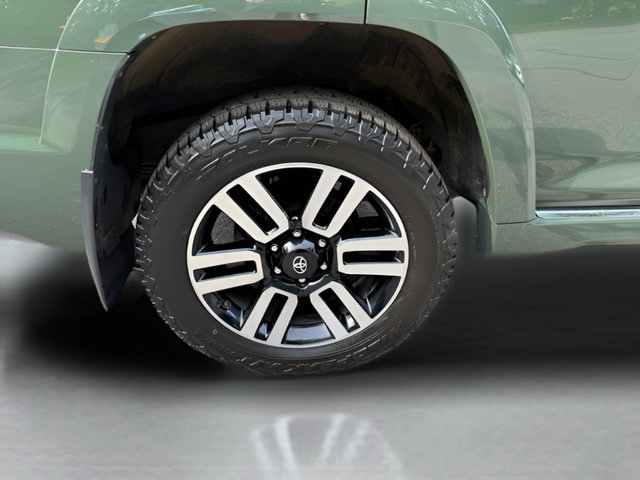 Used 2022 Toyota 4Runner Limited AWD/4WD image 29