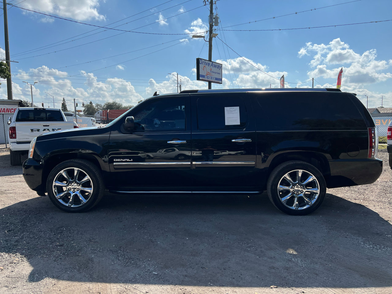 Used 2014 GMC Yukon XL Denali image 6