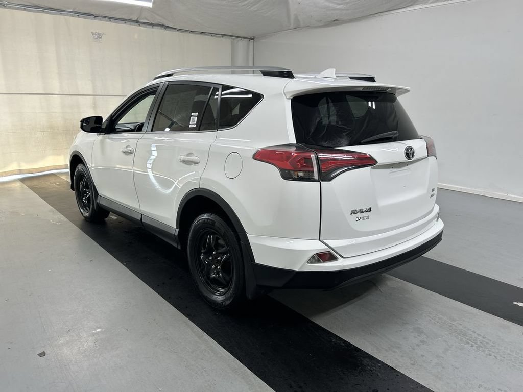 Used 2016 Toyota RAV4 LE AWD/4WD image 7