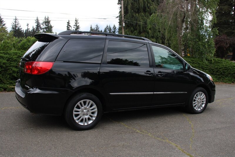 Used 2009 Toyota Sienna XLE Limited AWD/4WD image 3