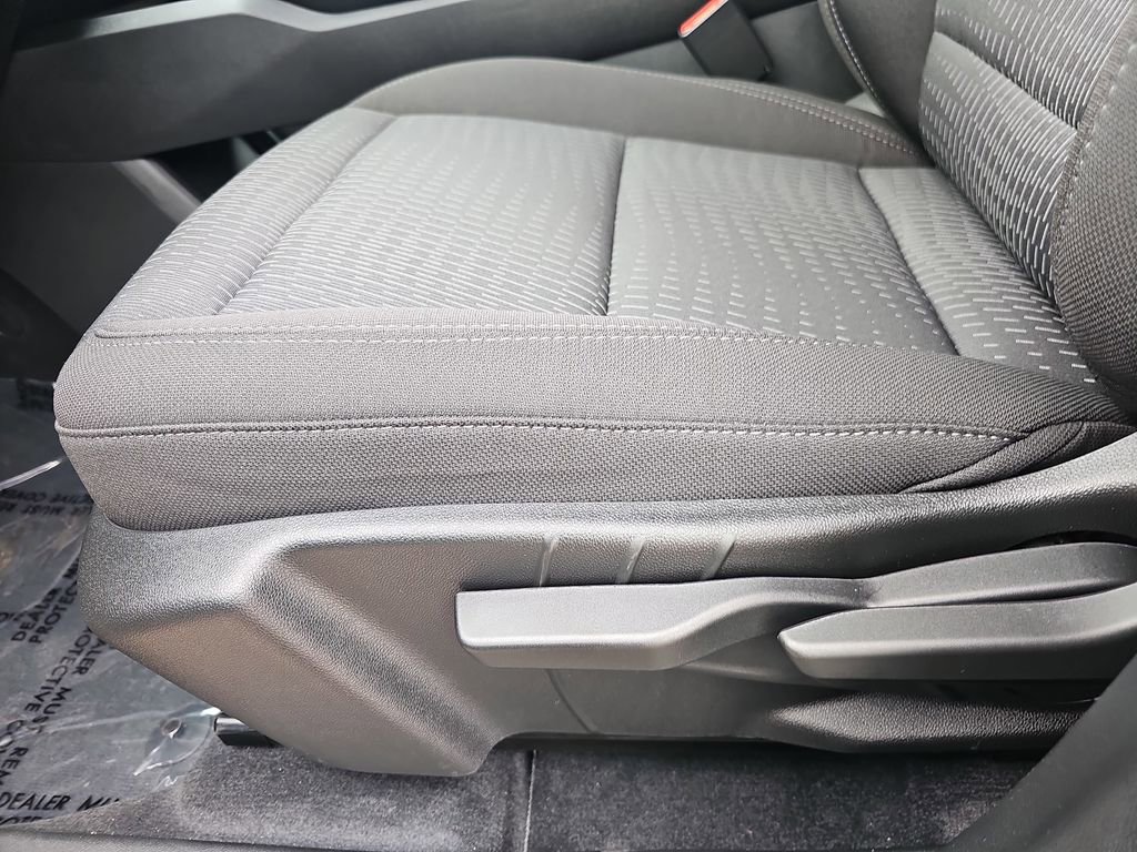 New 2026 Chevrolet Equinox LT FWD image 29