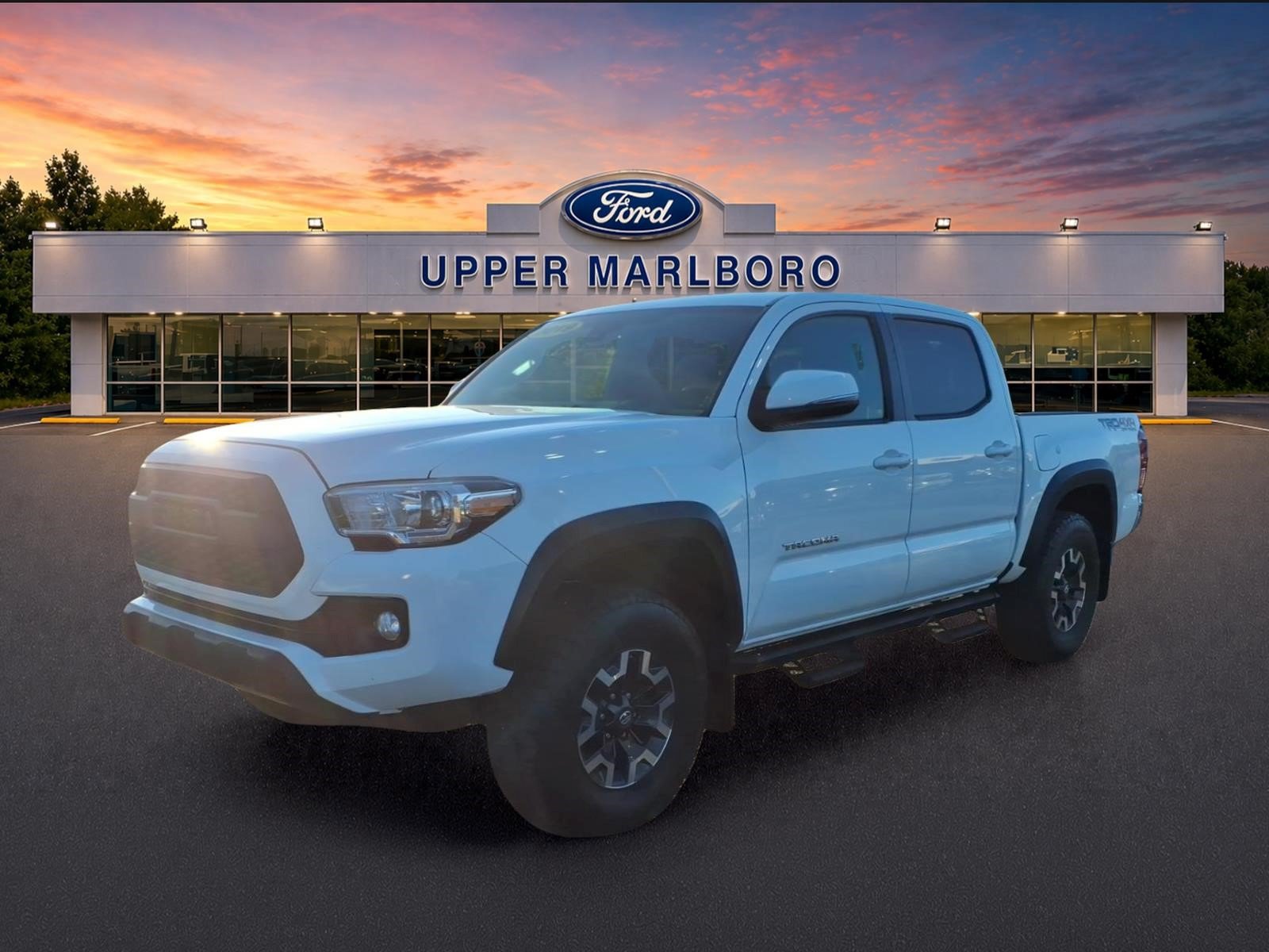 Used 2019 Toyota Tacoma TRD Off-Road AWD/4WD image 4