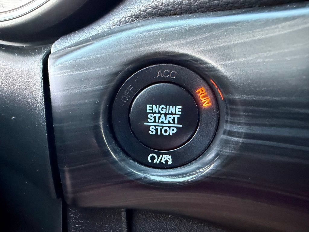 Used 2021 Jeep Grand Cherokee Laredo X AWD/4WD image 28