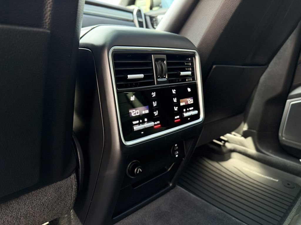 Used 2021 Porsche Cayenne Turbo AWD/4WD image 29