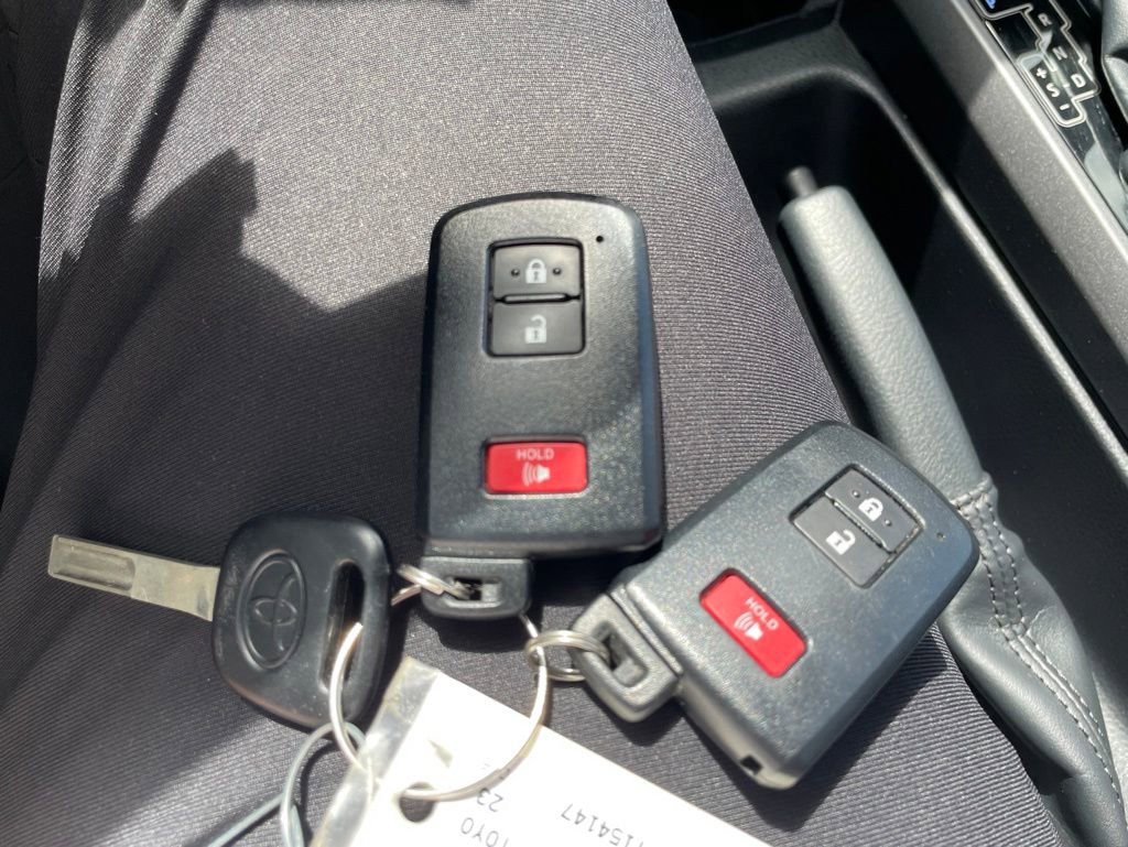 Used 2023 Toyota Tacoma TRD Off-Road AWD/4WD image 18