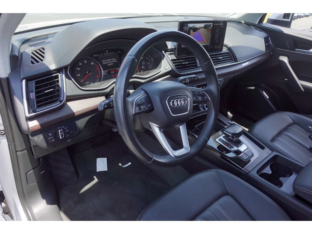 Used 2023 Audi Q5 2.0T Premium w/ Convenience Package AWD/4WD image 9