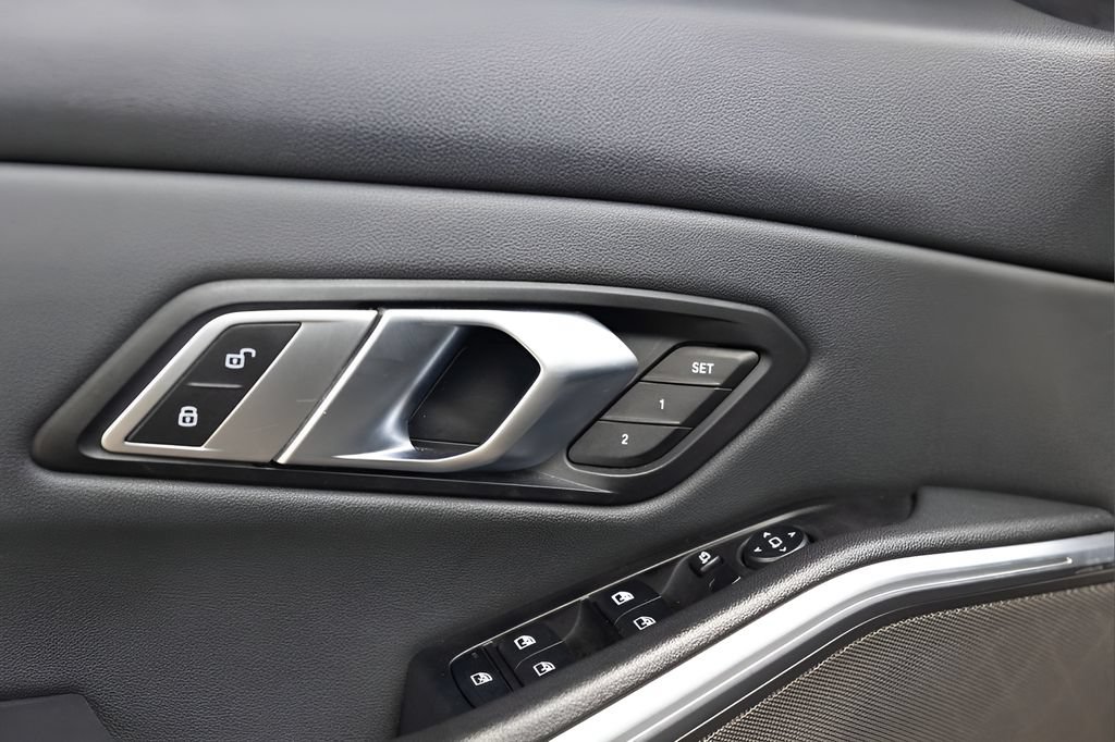 Used 2020 BMW M340i RWD image 39