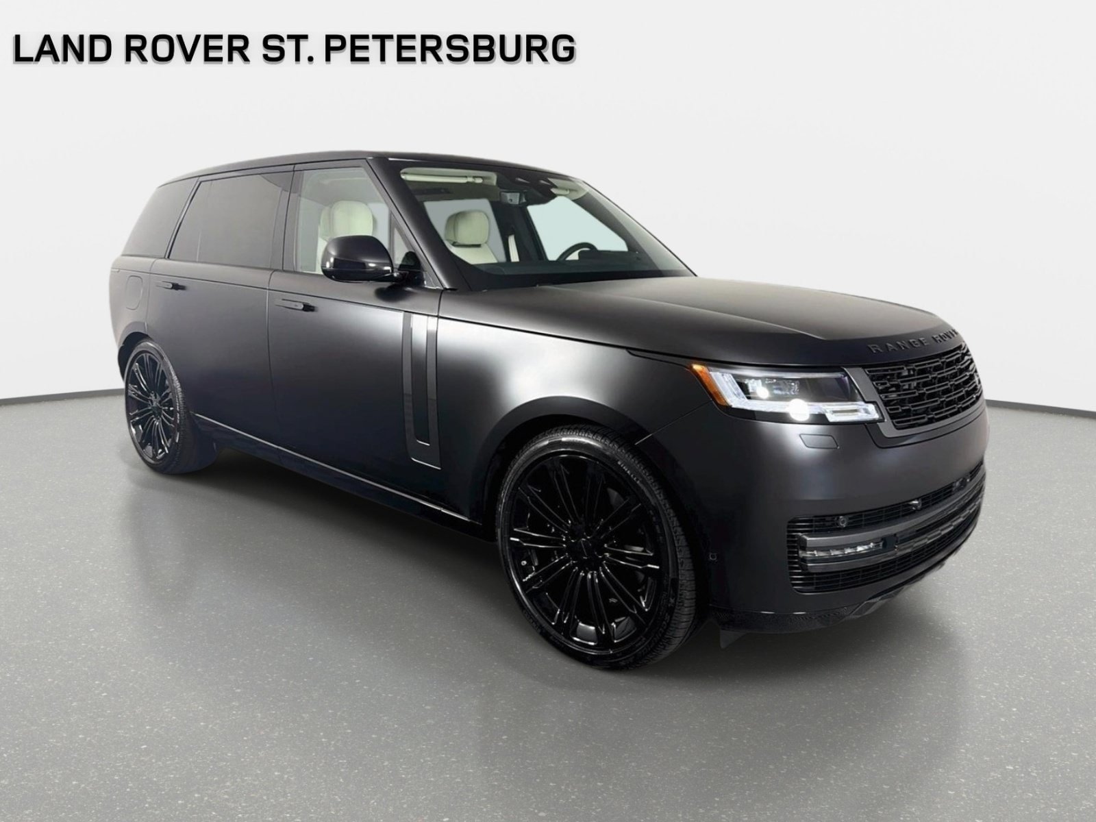 New 2026 Land Rover Range Rover Long Wheelbase SE AWD/4WD image 3