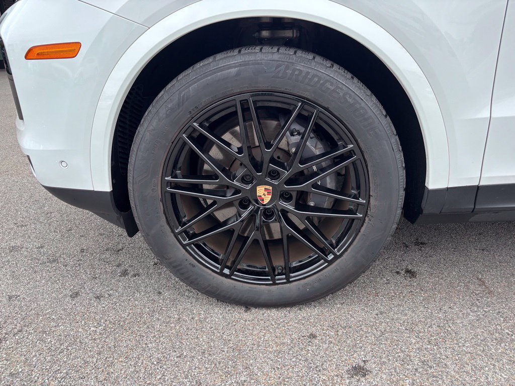 Certified 2026 Porsche Cayenne Coupe AWD/4WD image 38