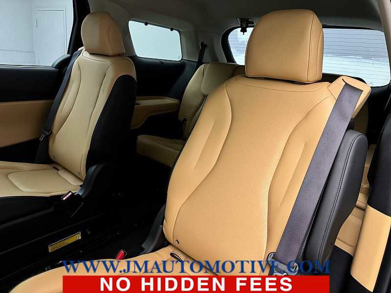 Used 2022 Kia Carnival EX FWD image 15
