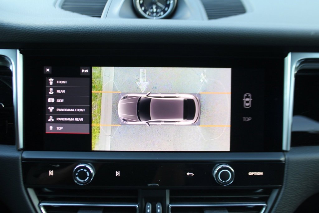 Used 2025 Porsche Macan image 29