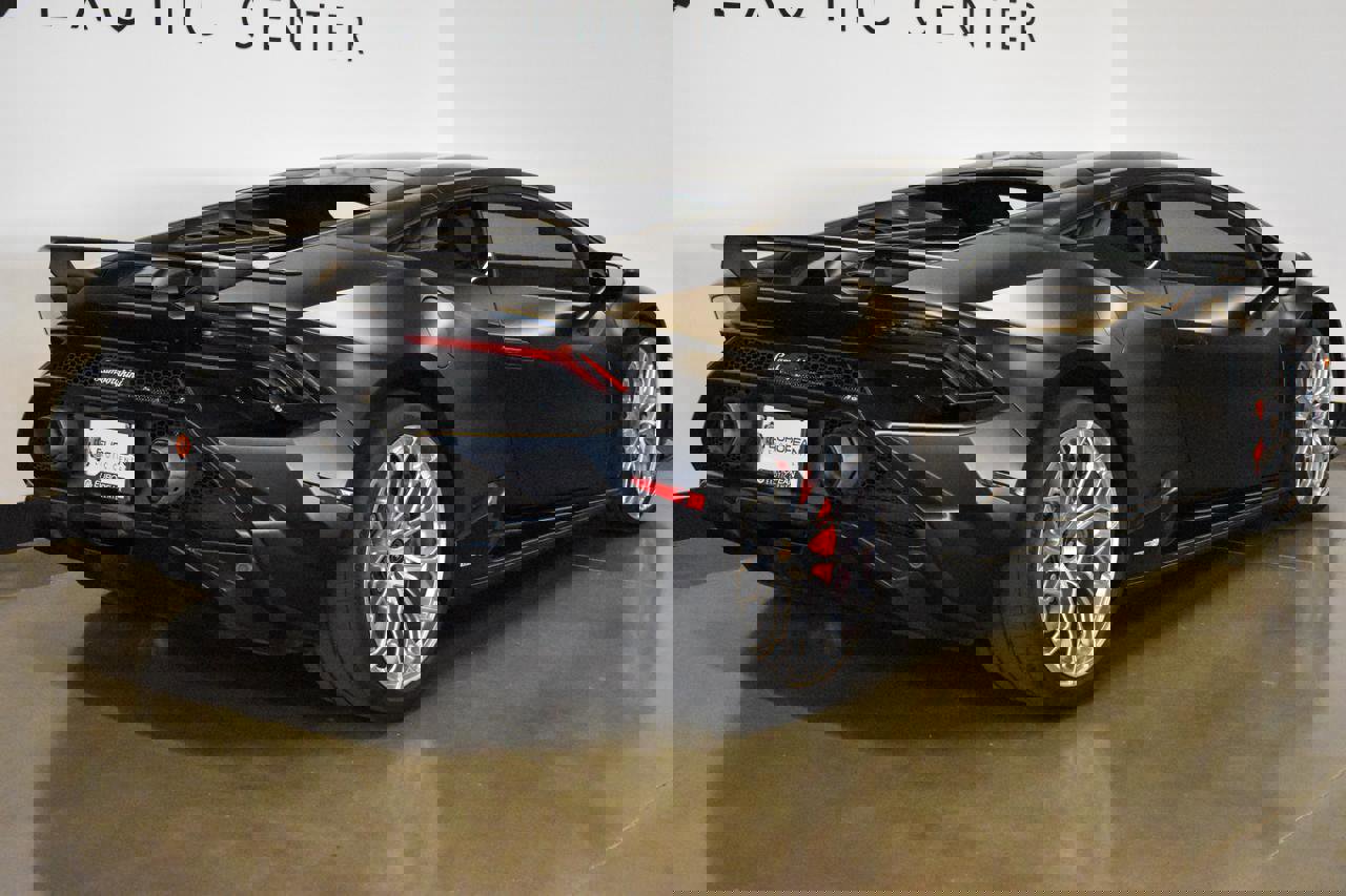 Used 2023 Lamborghini Huracan Tecnica image 8