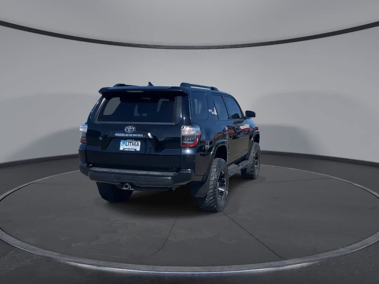 Used 2019 Toyota 4Runner TRD Off-Road Premium AWD/4WD image 9