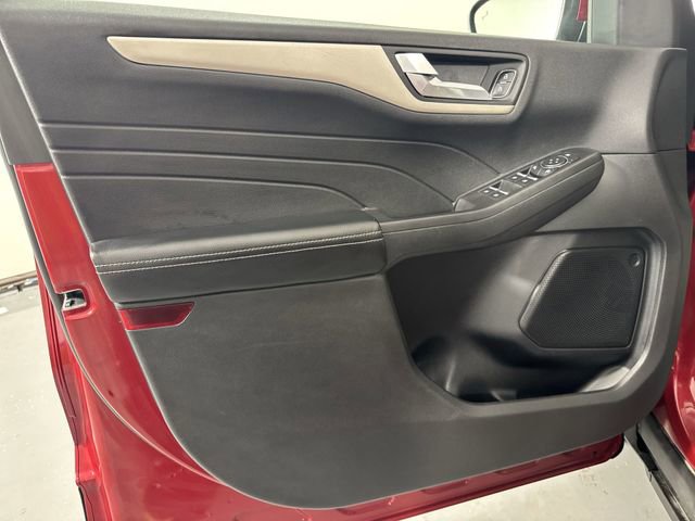 Used 2021 Ford Escape SEL image 18