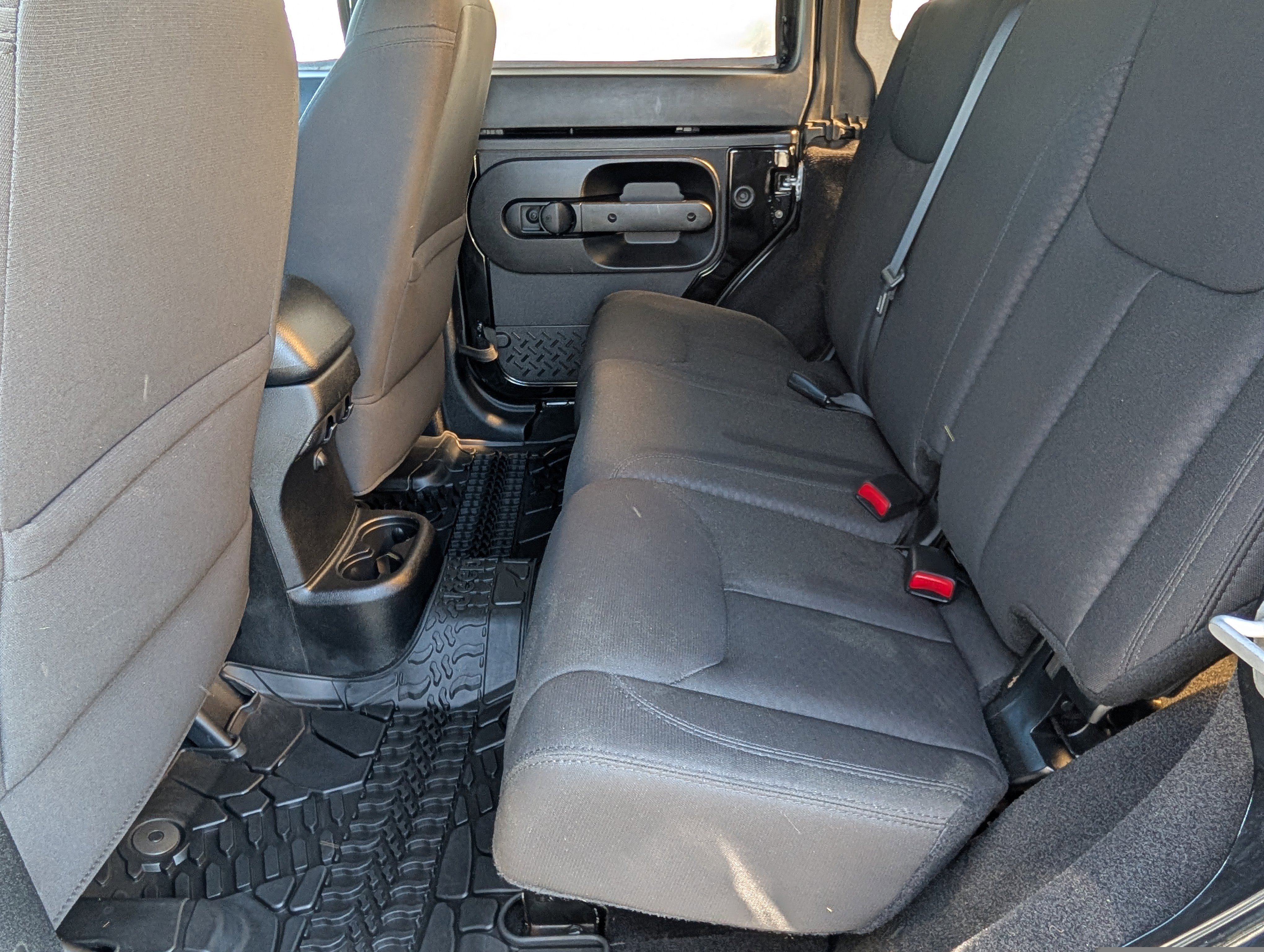 Used 2014 Jeep Wrangler Unlimited Sport image 14