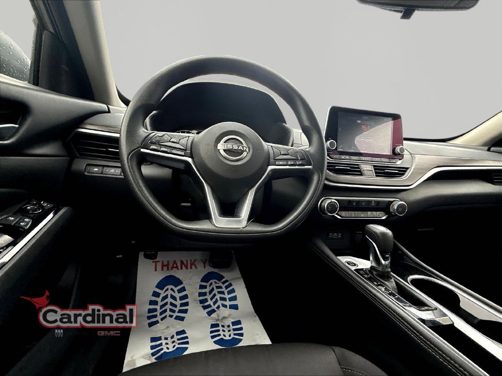 Used 2023 Nissan Altima 2.5 SV FWD image 11