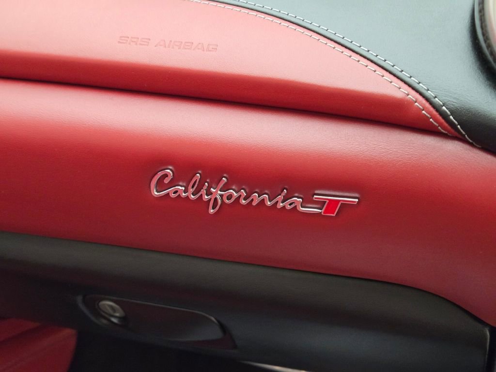 Used 2015 Ferrari California T RWD image 25