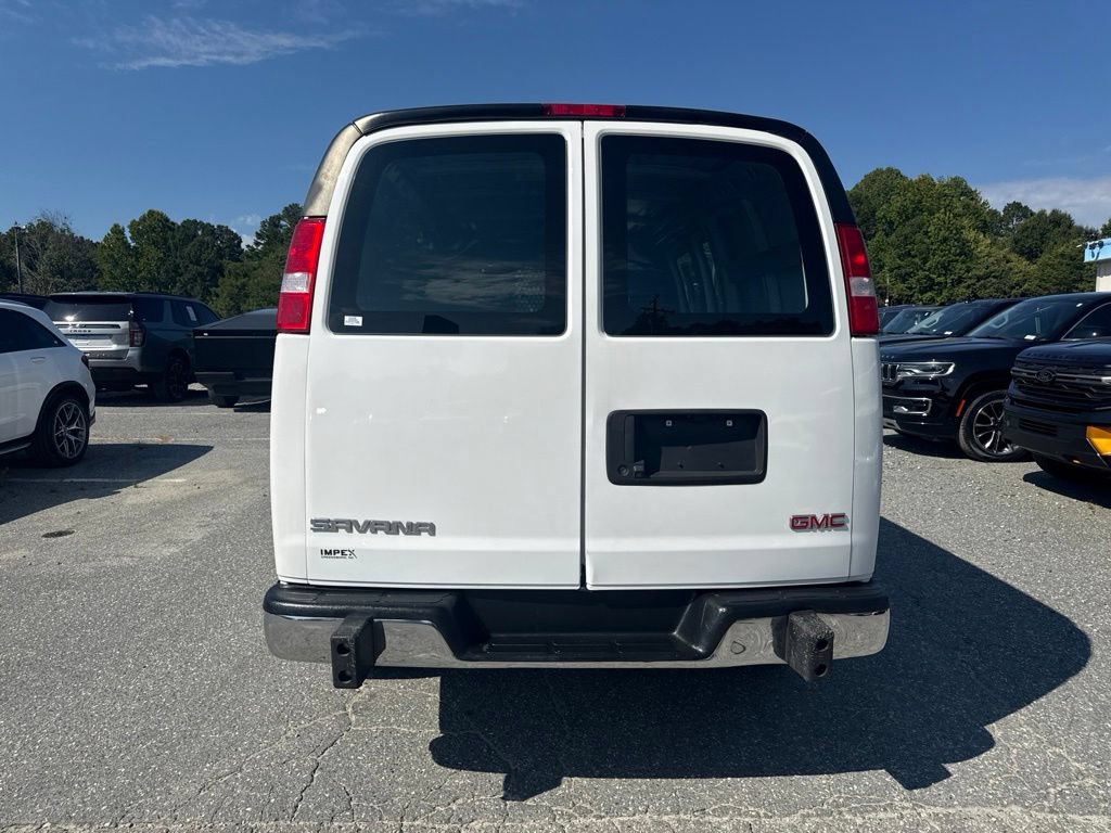 Used 2022 GMC Savana 2500 w/ Driver Convenience Package RWD image 4