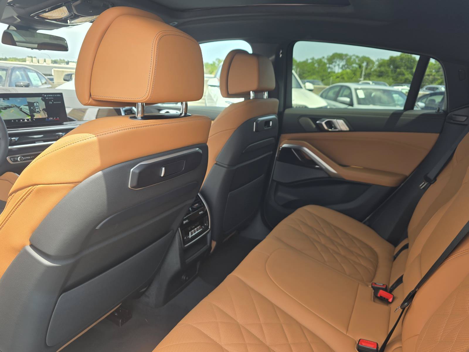 New 2027 BMW X6 xDrive40i w/ Climate Comfort Package AWD/4WD image 12