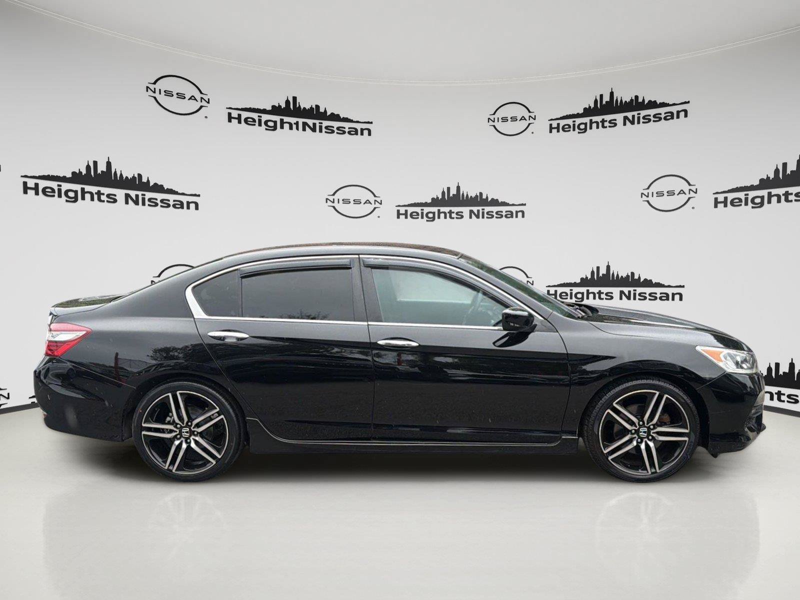 Used 2017 Honda Accord Sport image 5