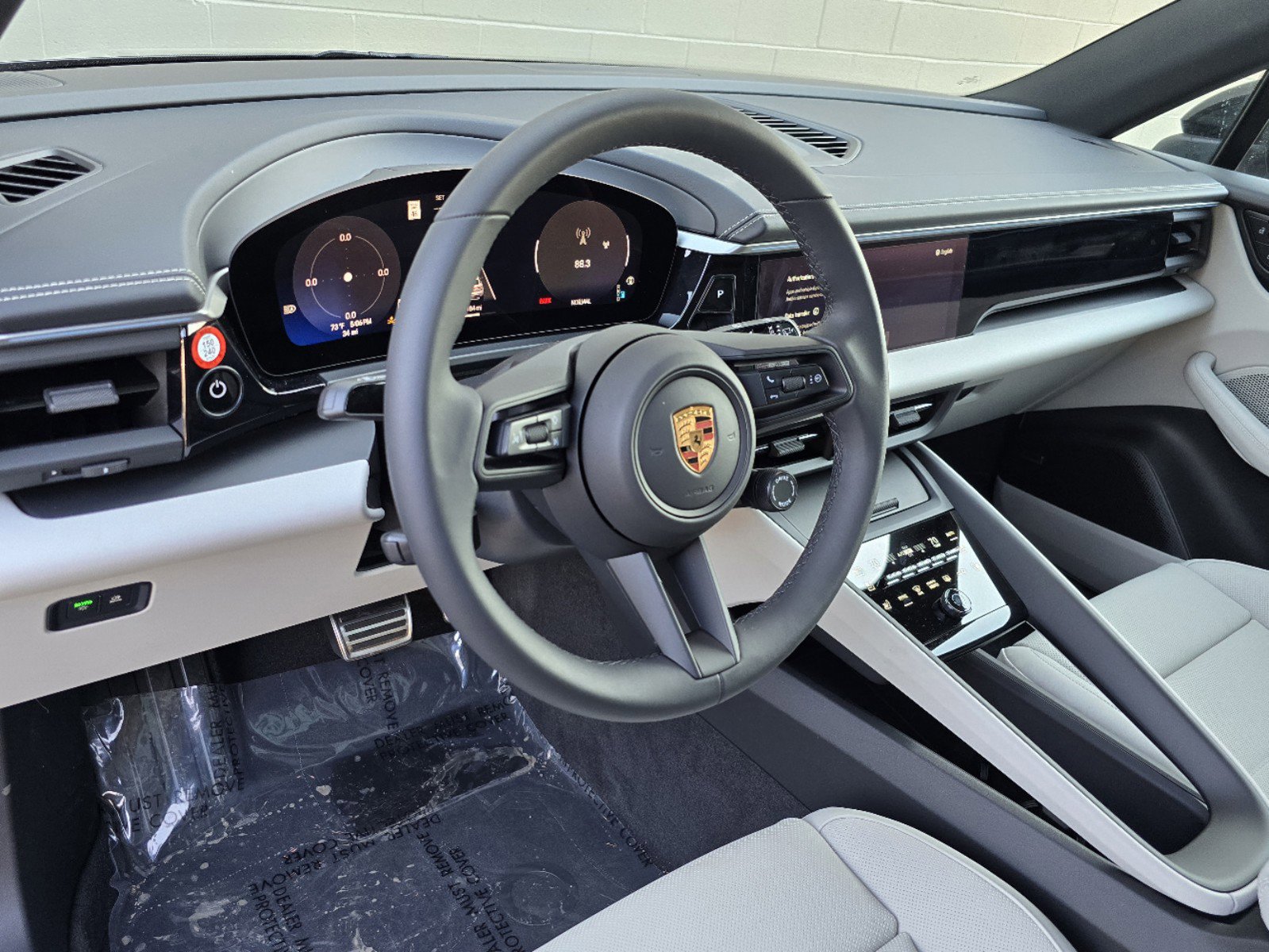 New 2025 Porsche Macan 4S Electric image 4