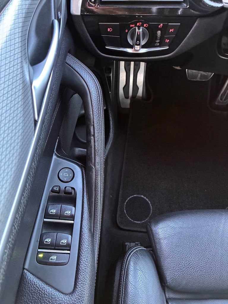 Used 2018 BMW 530i xDrive AWD/4WD image 23