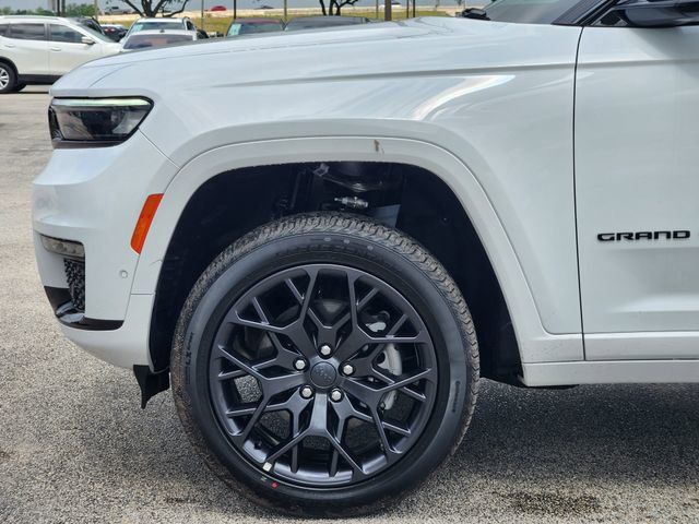 Used 2025 Jeep Grand Cherokee L Summit w/ Obsidian Package image 5