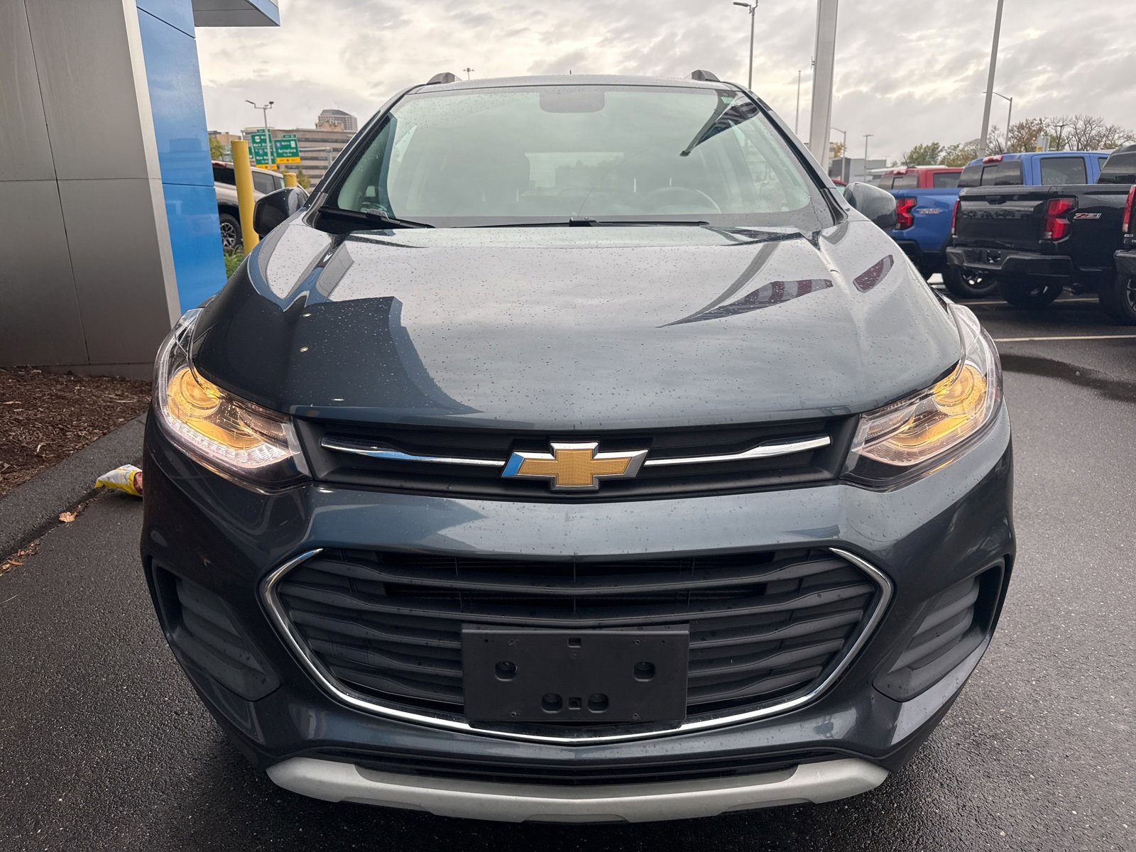 Used 2022 Chevrolet Trax LT w/ LT Convenience Package image 3