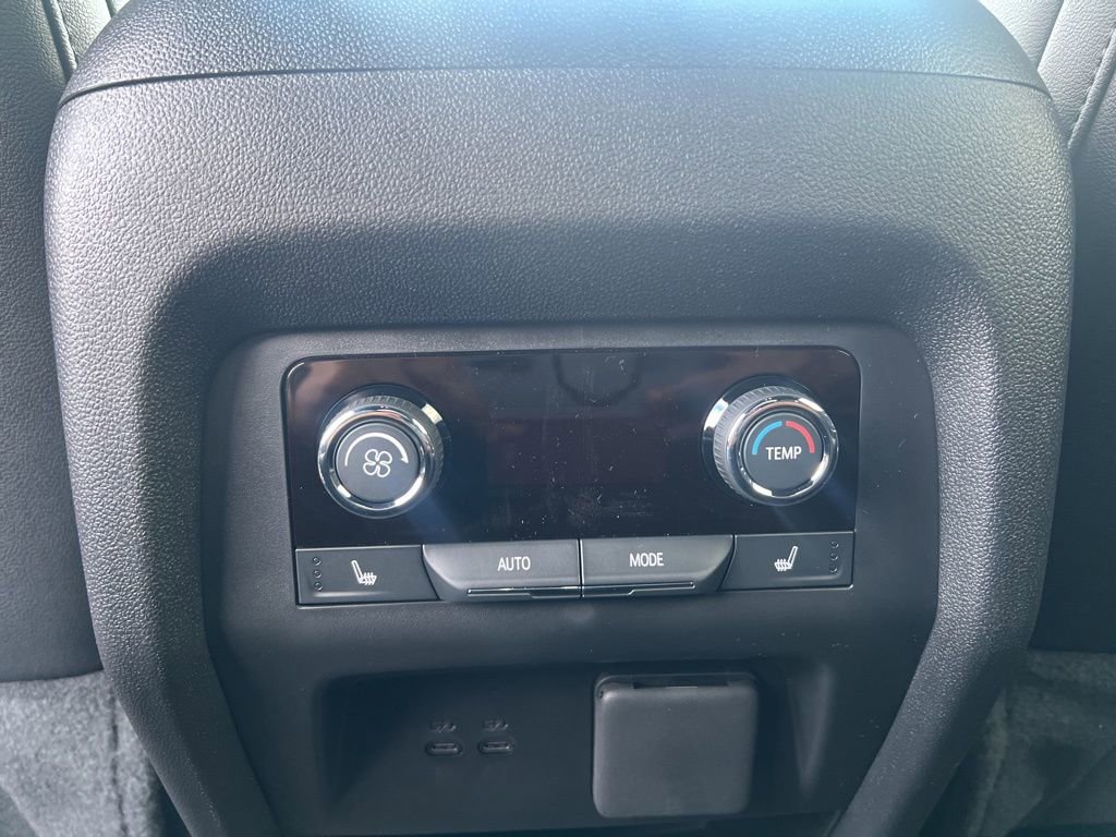 New 2026 Chevrolet Traverse High Country w/ LPO, Floor Liner Package image 24