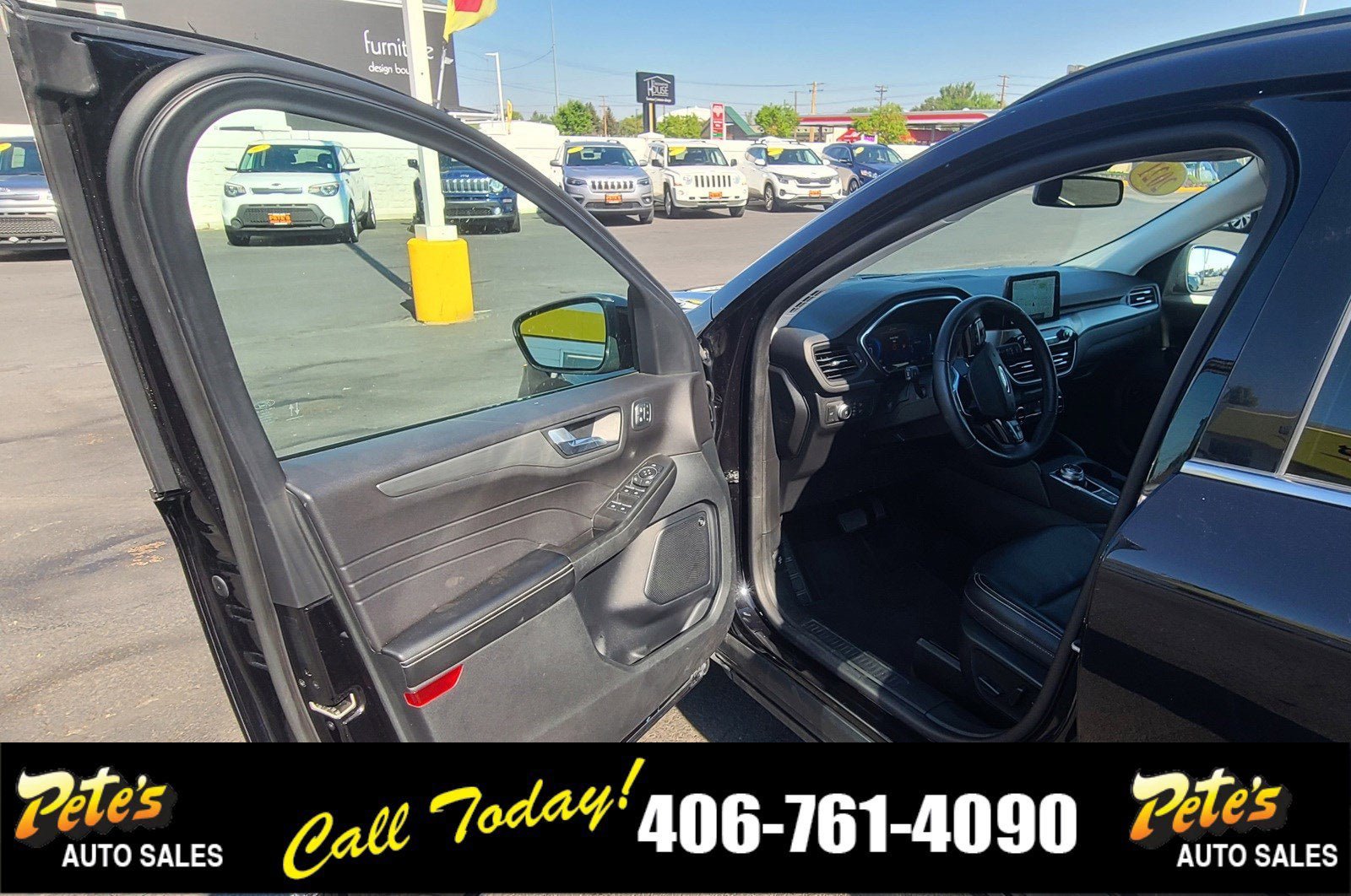 Used 2021 Ford Escape Titanium AWD/4WD image 18