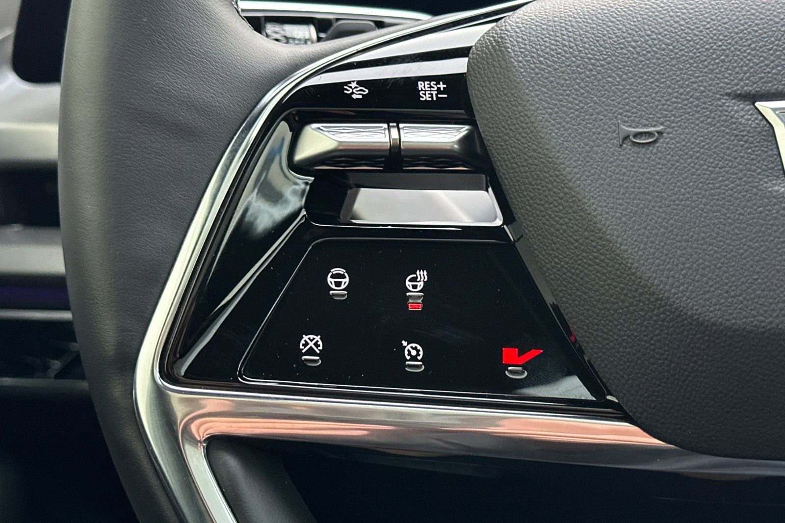 Used 2026 Cadillac Vistiq Sport w/ LPO, Floor Liner Package image 29