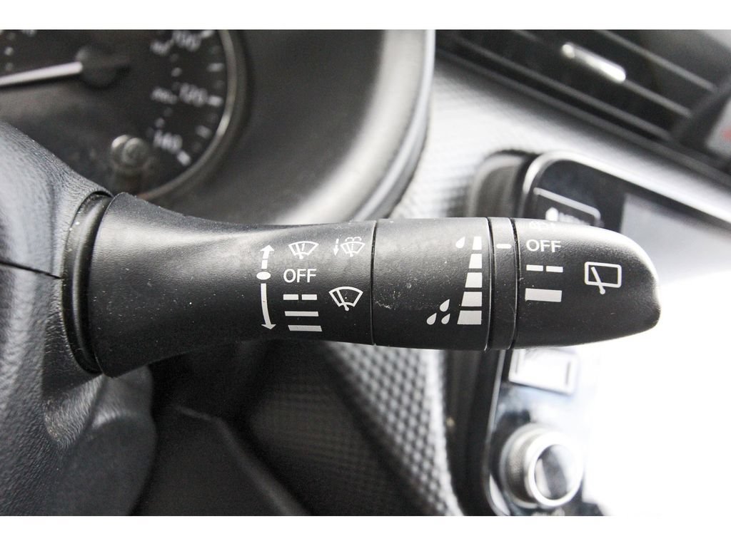 Used 2021 Nissan Kicks SV FWD image 22