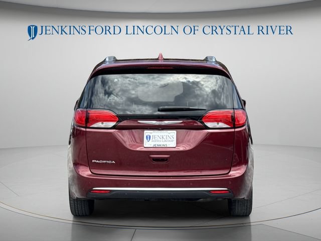 Used 2019 Chrysler Pacifica Touring-L Plus FWD image 6