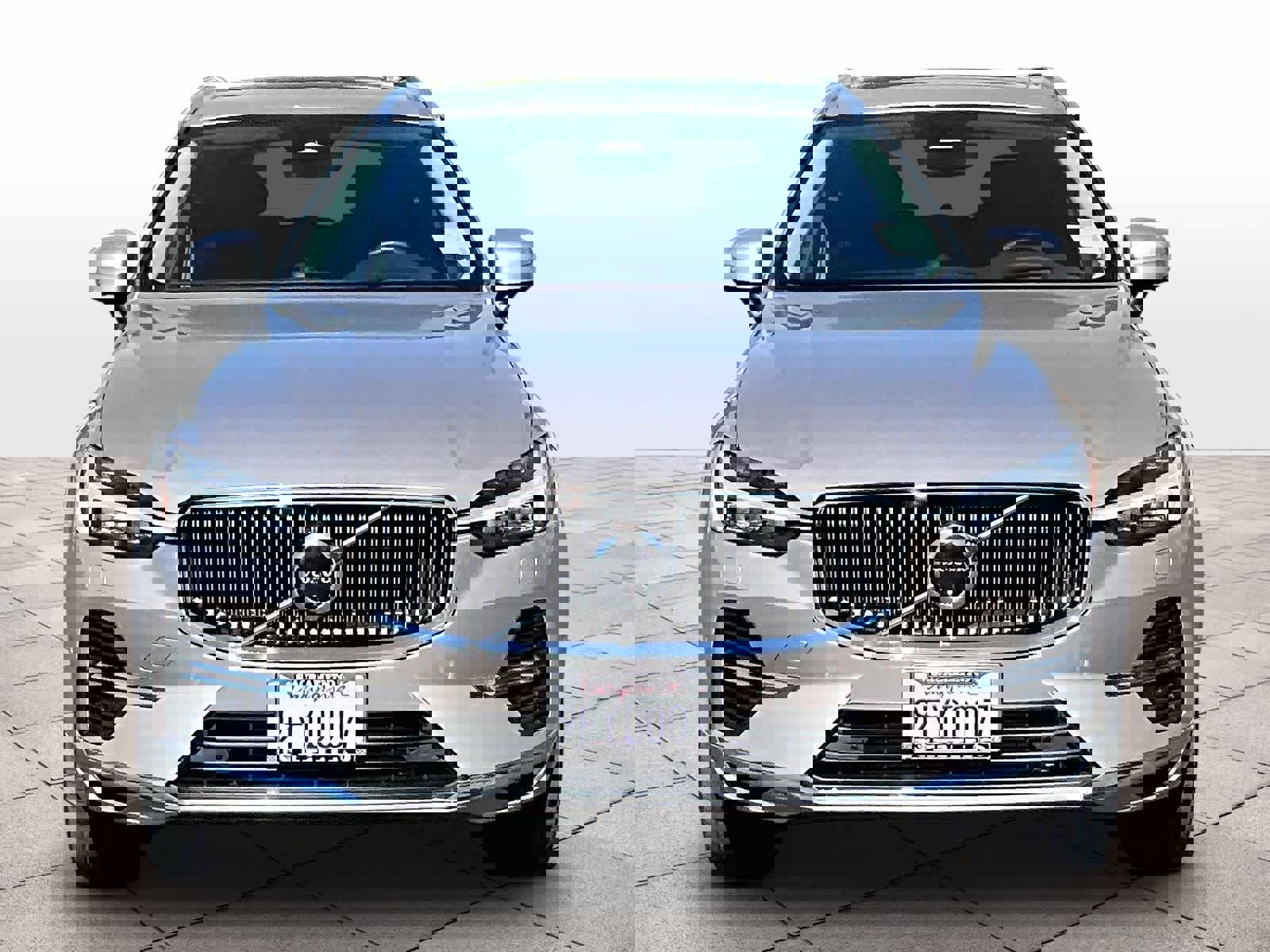 Used 2023 Volvo XC60 T8 Ultimate image 3