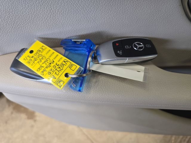 Used 2020 Mercedes-Benz GLC 300 image 25